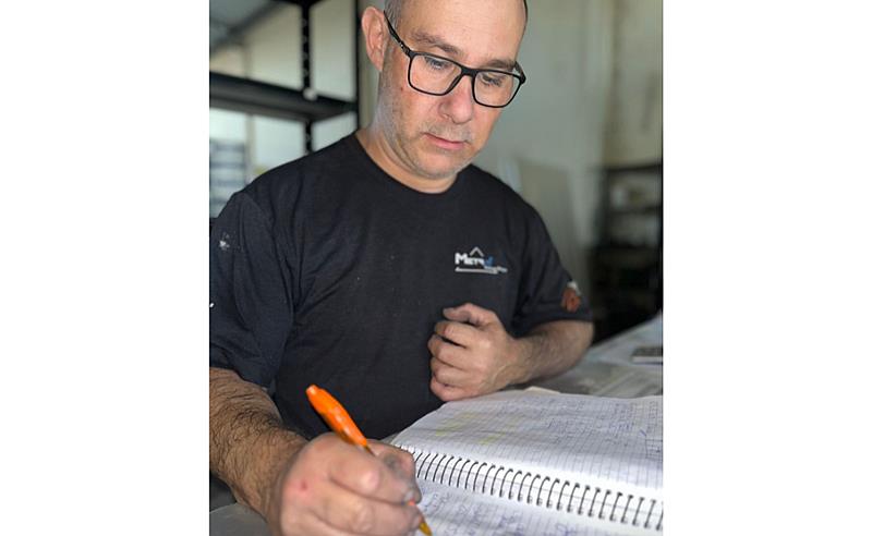 Meta Poli Policarbonato se destaca com toldos e coberturas residenciais de alto padrão em Maringá e região