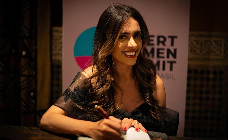 “50 Tons de Luxo” ganha prévia no coração do Saara durante o Desert Women Summit
