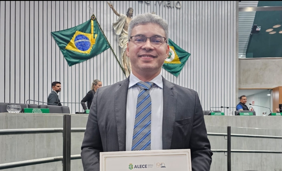 Felipe Ribeiro é homenageado na Assembleia Legislativa do Ceará