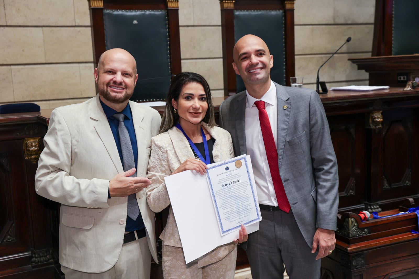 Dra. Mary Rocha recebe homenagem na Câmara Municipal do Rio de Janeiro por suas atividades como Perita Judicial Nacional e Internacional