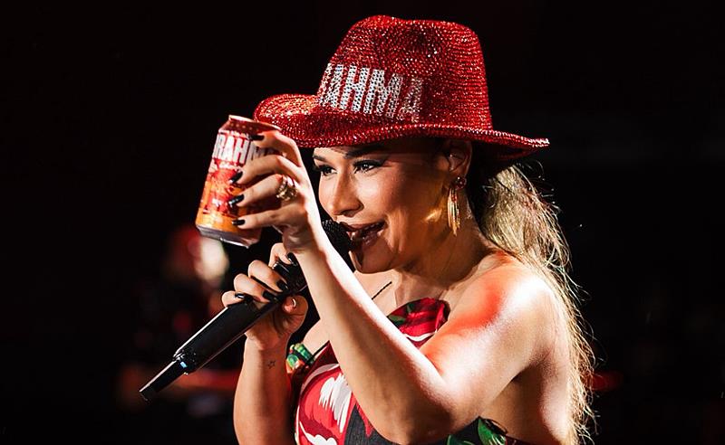 Brahma transforma show de Simone Mendes em vídeo especial com fãs em Maracanaú