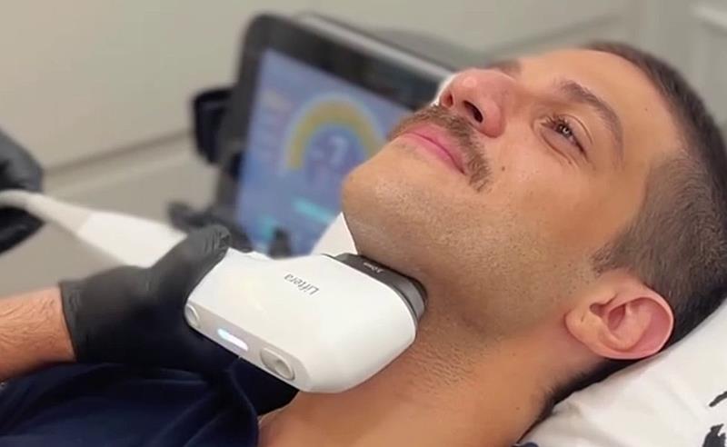 Como os galãs mantêm a pele bonita: o segredo de beleza de Chay Suede