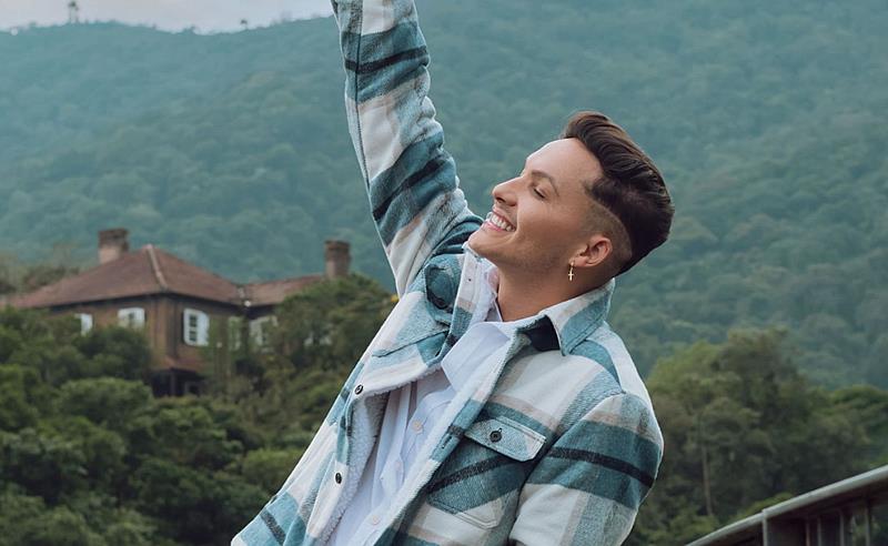 Rafa Castro libera pré-save de “Primeiro Amor”