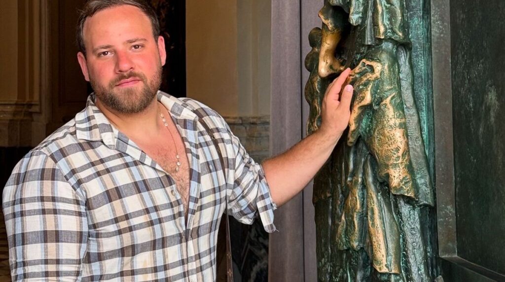 Alex Lourenço vive nova fase de criação na Itália e compartilha experiências afetivas, culturais e gastronômicas com seus seguidores