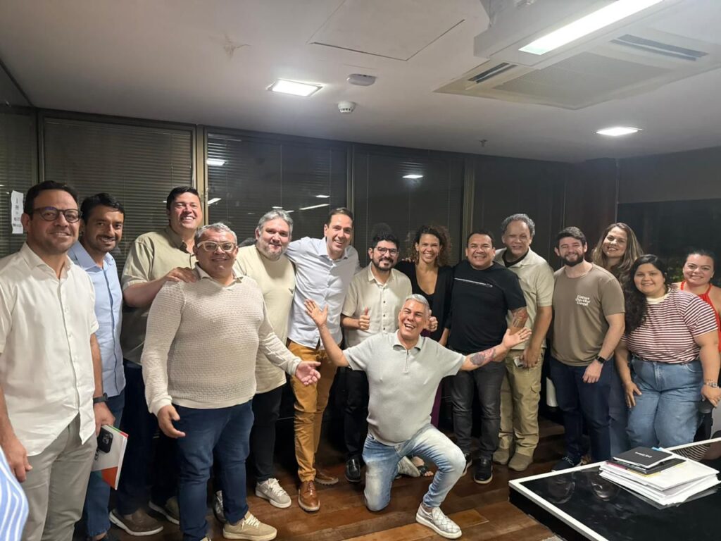 Governo do Ceará abre diálogo para valorização do humor como expressão cultural