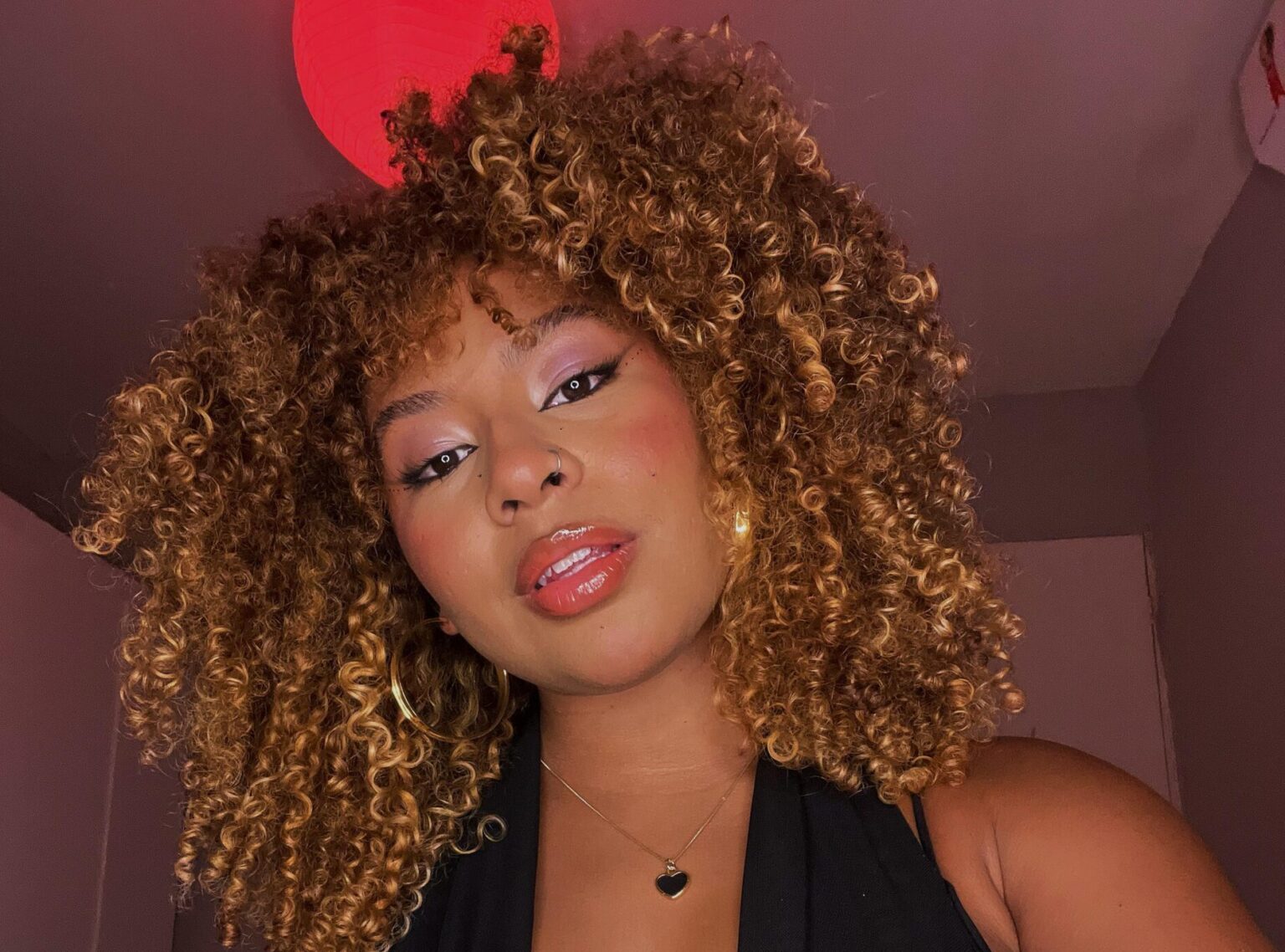 Cultura latina toma conta do Mangangá Pub na Praça dos Leões em Fortaleza