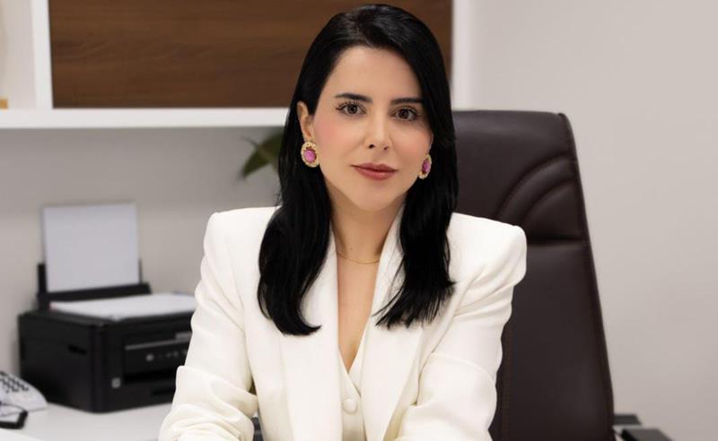 Dra. Jaqueline Pereira: Excelência no Tratamento das Mãos e referência em reabilitação Reumatológica