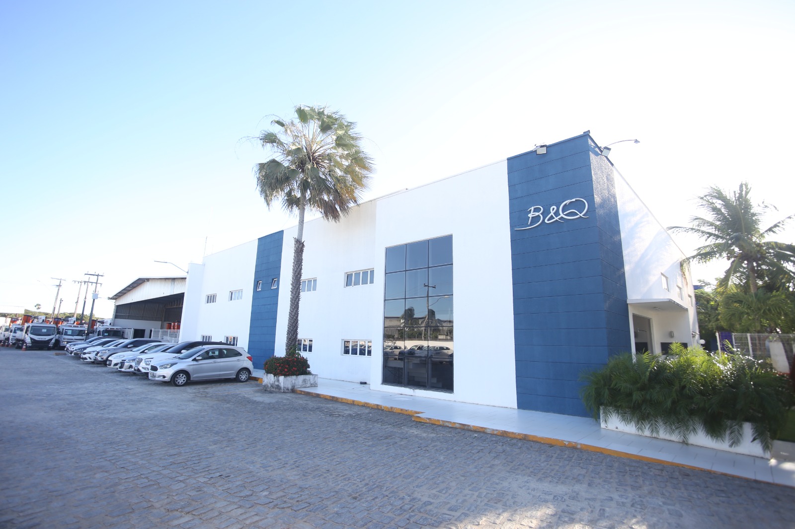 B&Q completa 38 anos e reforça presença nacional como referência em soluções em infraestrutura no setor elétrico