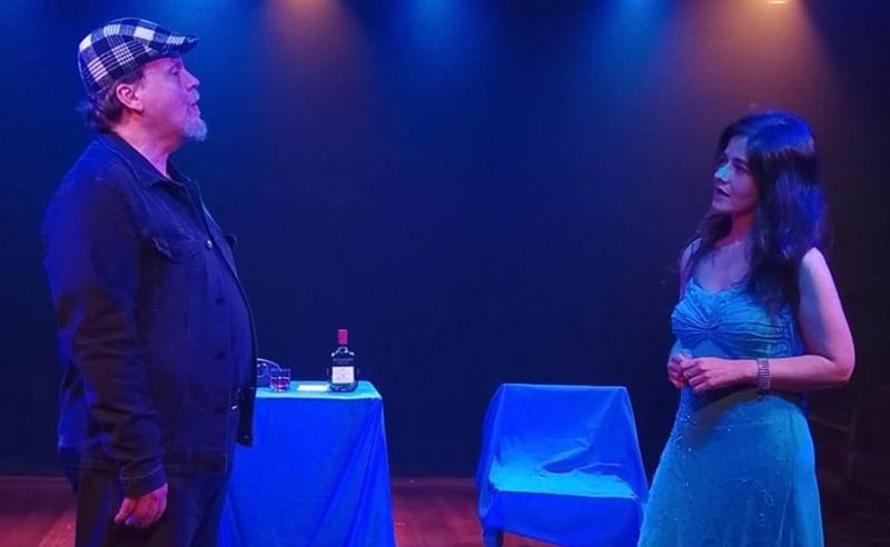 “Jazigo Incandescente” segue em cartaz no Teatro Candido Mendes após estreia arrebatadora