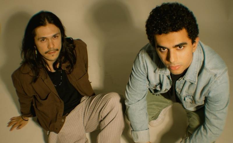 Paralelo ao Fim mergulha no tempo no disco de estreia “A Nostalgia me Abraçou”