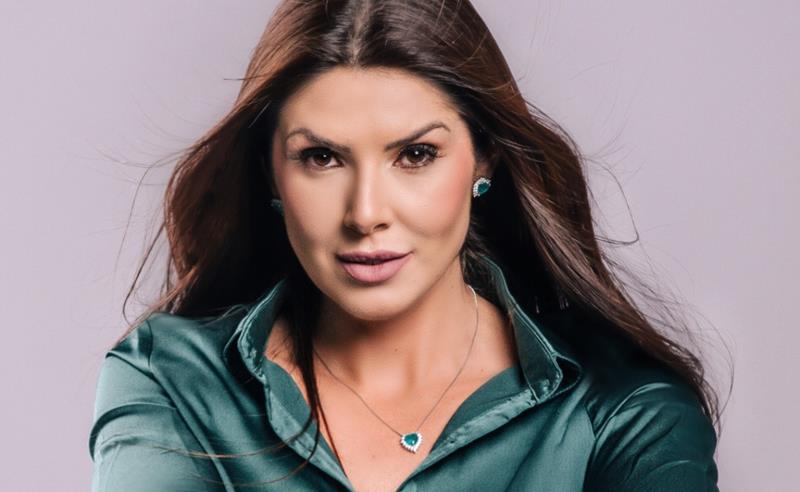 Como aproveitar a ceia de fim de ano sem exageros: as estratégias da influenciadora Carina Batista e as orientações da nutricionista Gabriela Chung, do Doctor Puro, em São Paulo