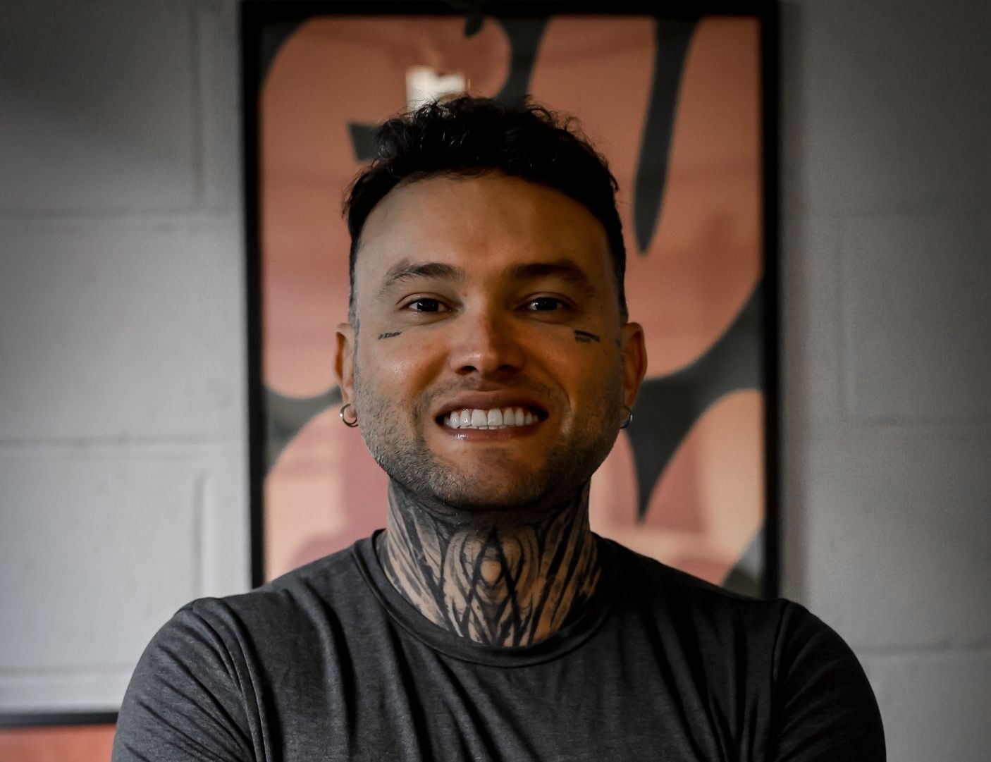 Tatuador brasileiro se destaca em mercados de alta exigência e consolida presença internacional 