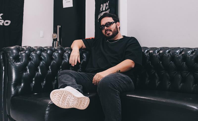 Rick Rastro comemora marca de 2 milhões de views em remix de “Deixa Eu”, de Murilo Huff