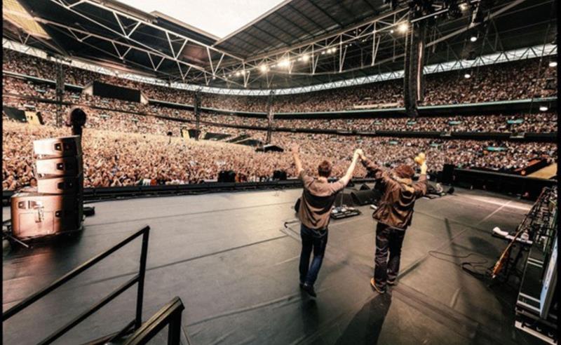 War Child Records anuncia Oasis para Help(2) com “Acquiesce (Live From Wembley Stadium, 28 September ’25)”
