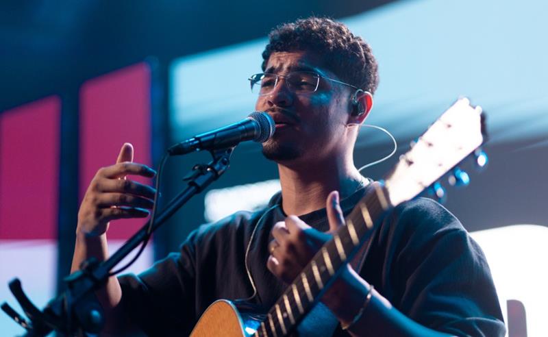 Igor Roque e Geovanne Oliveira apresentam o single e clipe de “Pai, Eu Não Confio Em Mim”