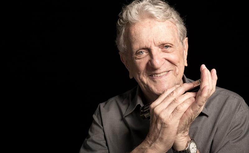 Aos 94 anos, a lenda da MPB Maurício Einhorn lança série de shows pelo RJ