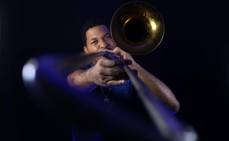 Sesc Nova Friburgo recebe Josiel Konrad e sua fusão revolucionária de Jazz e Funk Carioca