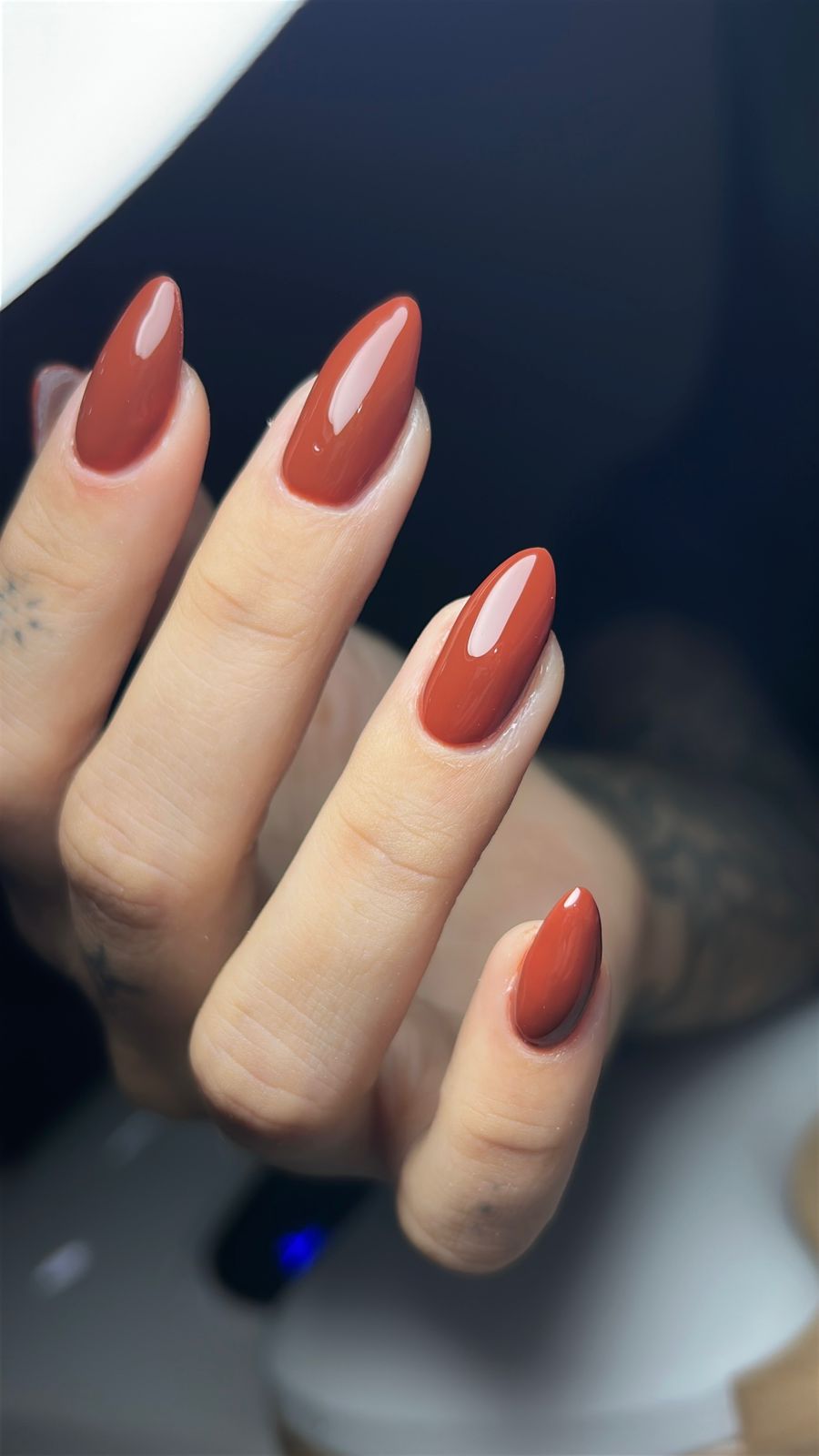 Nail designer das famosas  Márcia Câmara lista as tendências de unhas para o outono 2026