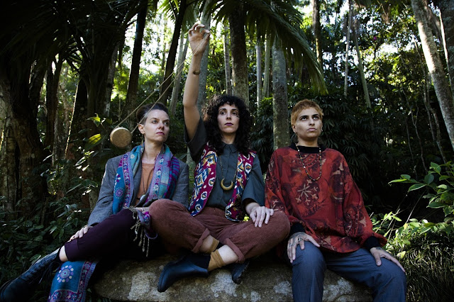Ema Stoned reforça line-up do Timbre Instrumental 2026 e amplia potência feminina na cena experimental