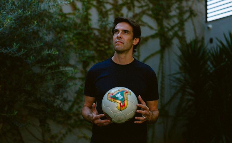 YouVersion e atletas de renome mundial convidam brasileiros a leitura da palavra de Deus durante a Copa do Mundo