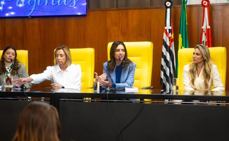 Câmara Municipal de São Paulo recebe lançamento de “Virando Páginas II” com Sophia Martins entre as coautoras da obra