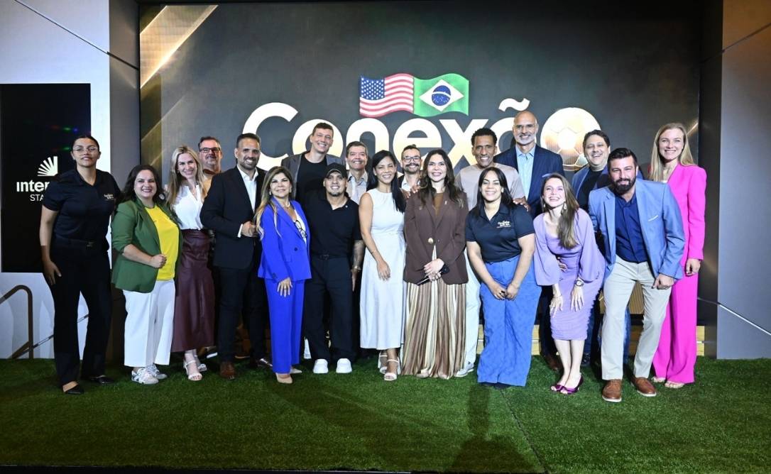 Simone Salgado avalia primeira edição do Conexão Brasil USA em um estádio de futebol
