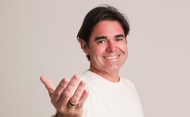 Dr. Ever aposta na força das histórias de amor e desamor em lançamento duplo