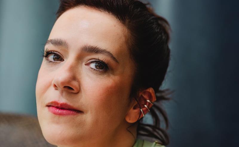 Pianista Erika Ribeiro leva releitura contemporânea de Villa-Lobos à Sala Cecília Meireles