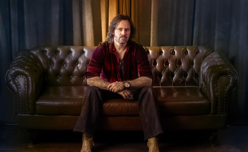 Ivan Busic reafirma sua conexão com o blues em novo e visceral álbum