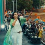 Eyshila fez a abertura do Louvorzão ainda debaixo de chuva
