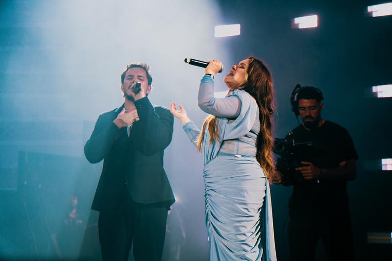 Sarah Farias e Rodrigo Cardoso interpretaram a canção “A Bênção”, em português e em hebraico