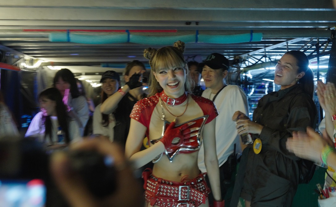 “Always Lalisa”: documentário sobre LISA chega aos cinemas e às salas IMAX em 12 de outubro