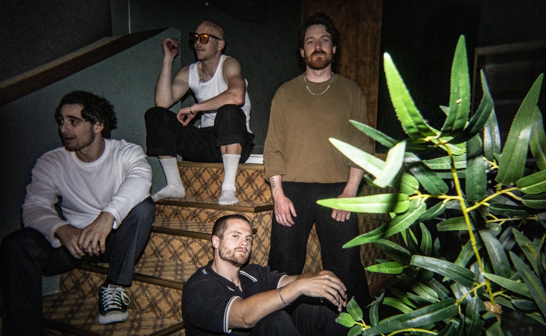 Dead Poet Society lança o novo single “Miami For The Weekend”