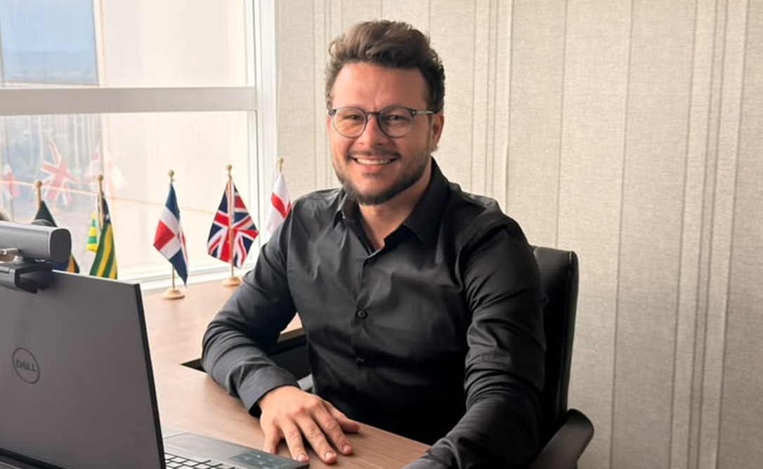 Almir Azevedo Junior é reconhecido após alcançar R$ 5 milhões em faturamento no mercado financeiro