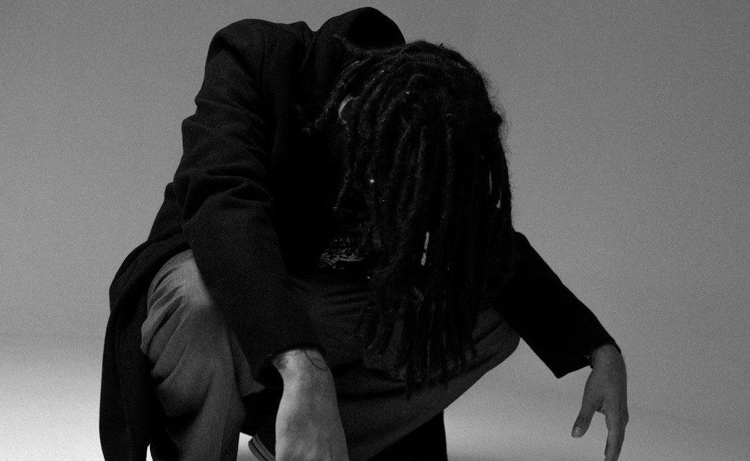 Coruja e Tropkillaz se unem em “Pássaro de Fogo”, single que antecede novo álbum do artista