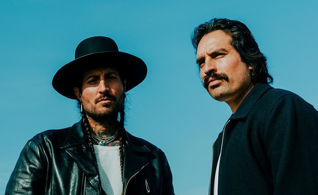 Hermanos Gutiérrez lança o seu sétimo álbum de estúdio ‘Los Ojos Del Cóndor’