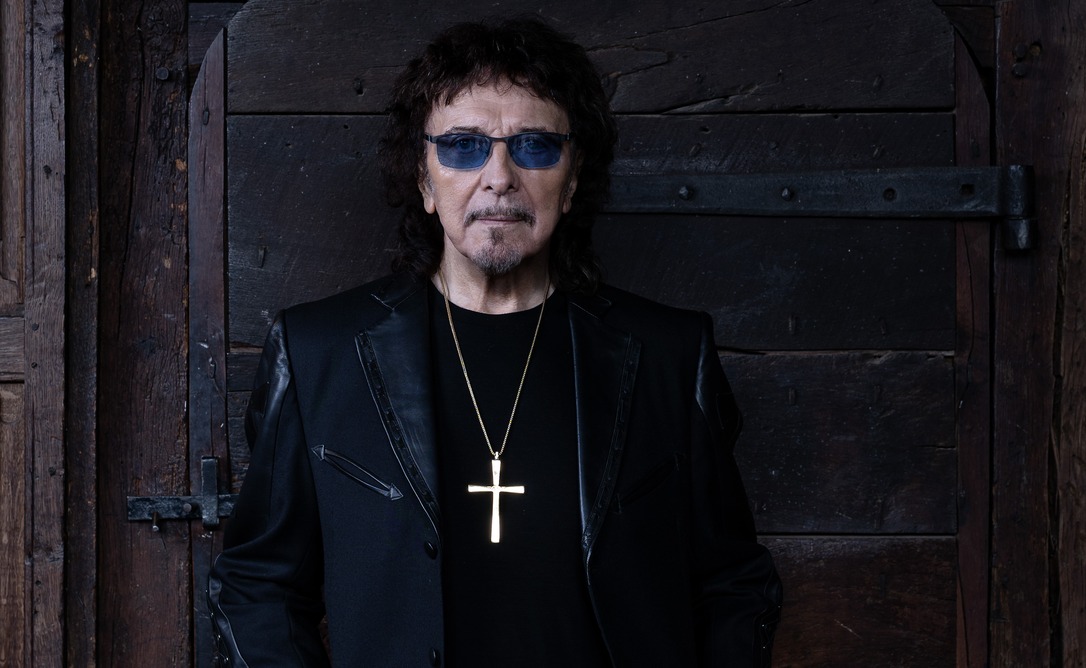Tony Iommi: “From The Dark”: Eventos globais de audição antecipada, em 22 de outubro de 2026